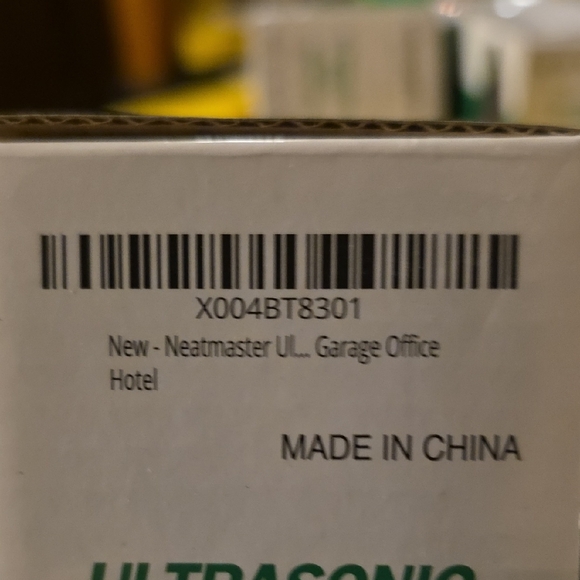 Ultrasonic Pest Repeller - Black - Picture 2 of 7